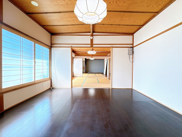 【中古戸建】行田持田３丁目の洋室|１階洋室