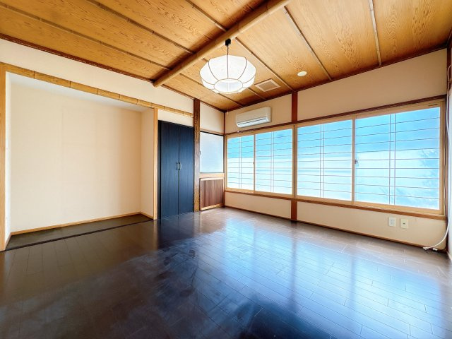 【中古戸建】行田持田３丁目の洋室|１階洋室
