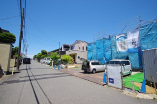 【前面道路含む現地写真】 | 【仲介手数料無料！！】町田市鶴川1丁目　新築戸建て（全2棟）A号棟　6190万円