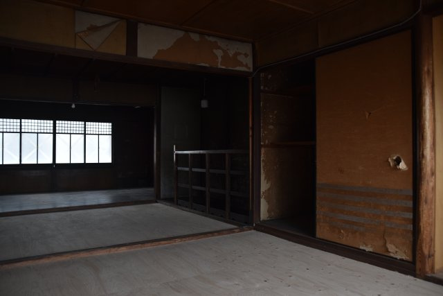 伏見 元和菓子屋さんの京町家の内装|2階