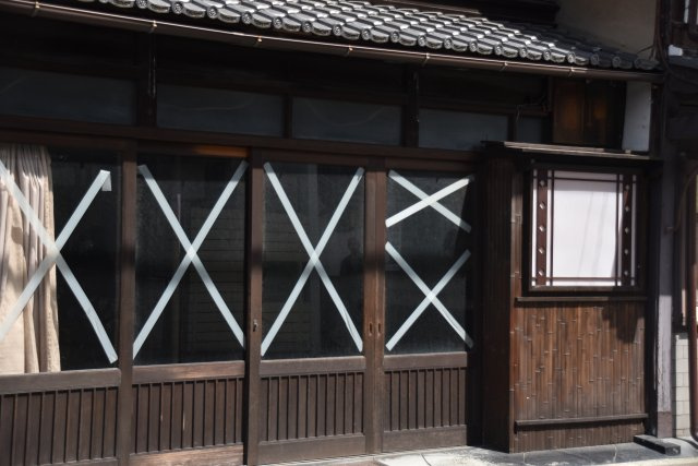 伏見 元和菓子屋さんの京町家の外観