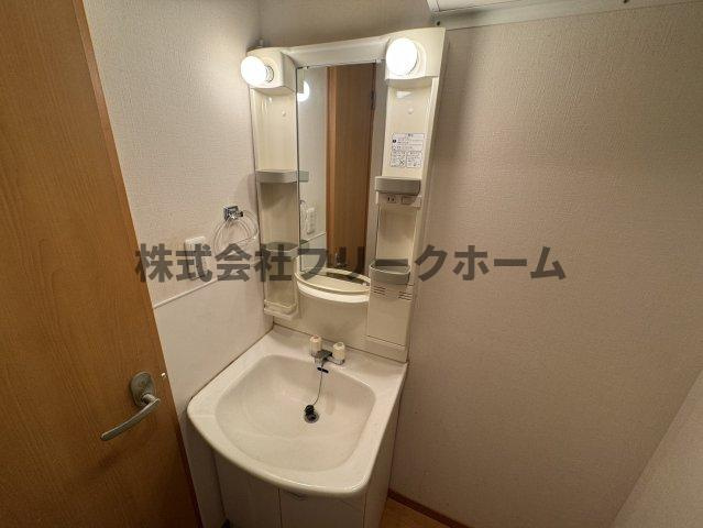 武蔵野市吉祥寺南町１丁目のアパートの洗面所