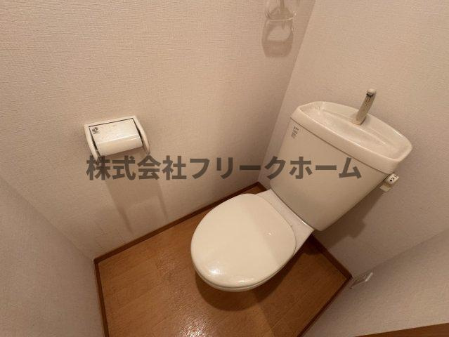 武蔵野市吉祥寺南町１丁目のアパートのトイレ