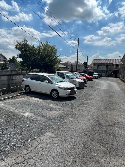 狛江市中和泉３丁目のアパートの駐車場