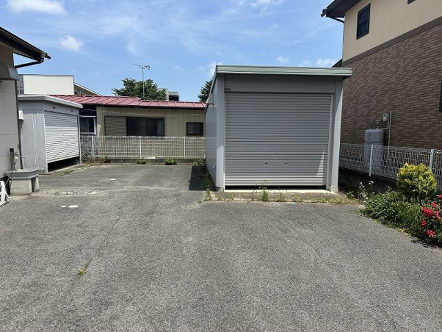 【その他】 | シャッター付き倉庫