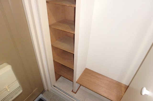 エステ新丸子の収納|他のお部屋の参考写真となります。