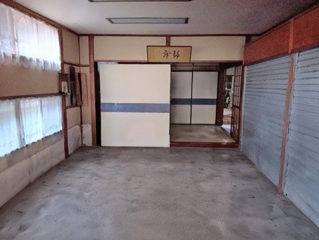 売中古戸建　静岡市葵区上足洗３丁目のその他|店舗としての再利用や事務所としても使用可能な広々としたつくりです。