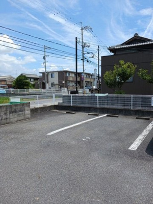 【駐車場】 | メゾン・ドゥ・コリーヌＡ | 駐車場完備です