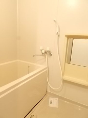 【浴室】 | エバグリーンＢ | 日々の暮らしに欠かせないお風呂です