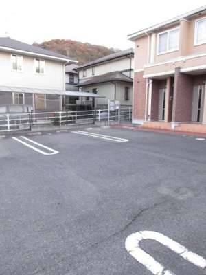 【駐車場】 | ビオレータ | 駐車場完備です