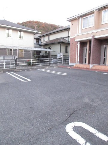 【駐車場】 | ビオレータ | 駐車場完備です