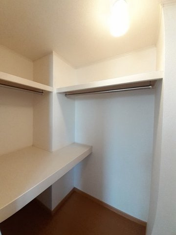 アルモニー中野　Ｂ棟の収納|大きなものも収納できそうです
