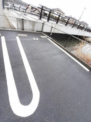 【駐車場】 | カプチーノ　Ｃ | 駐車場に車を止められます