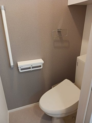 【トイレ】 | ライトヒルズレジデンスＢ | 落ち着いた色調のトイレです