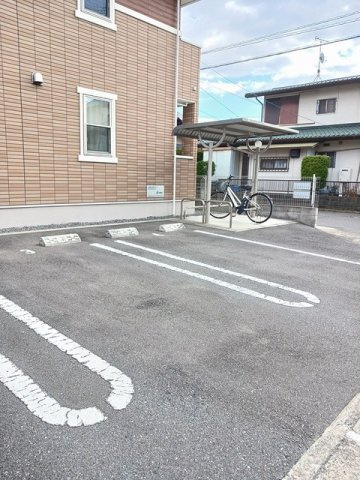 フラワー松崎の駐車場|駐車スペースもあります