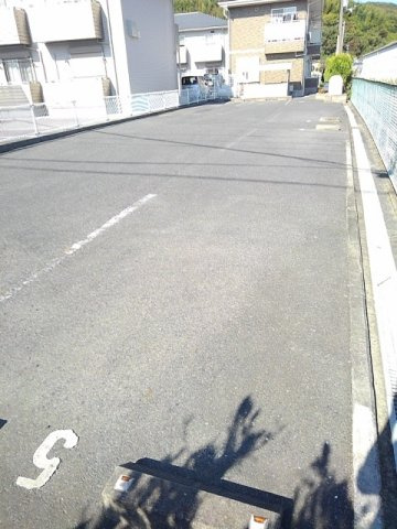 プリムローズの駐車場|駐車場完備です