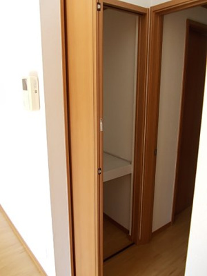 【設備】 | スカイマンション | 小物を収納するのに便利です