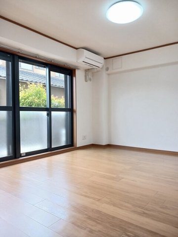 スカイマンションの居間・リビング|ゆったりとした居間です