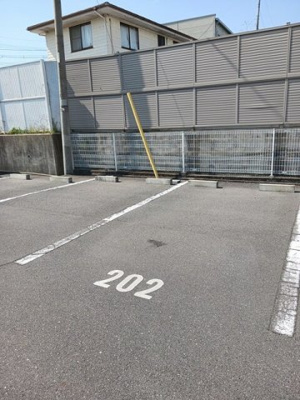 【駐車場】 | エンゼルハイツ中砂 | 駐車場があります