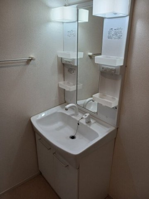 【洗面所】 | アンビエンテ | ゆったりとスペースのある洗面所