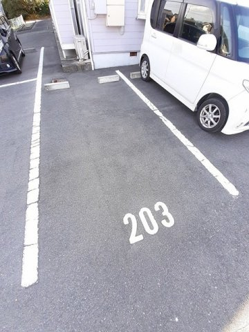 【駐車場】 | エンゼルハイツ中砂 | 駐車スペースもあります