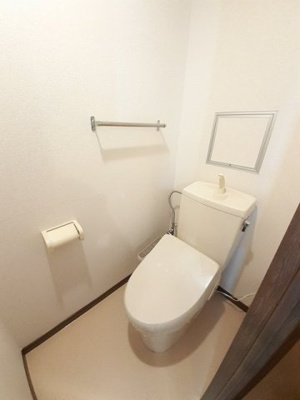 【トイレ】 | ウエスト・リバ－ | ゆったりとした空間のトイレです