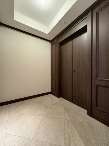 グラングリーン大阪THE NORTH RESIDENCE　扇町小学校の寝室|玄関