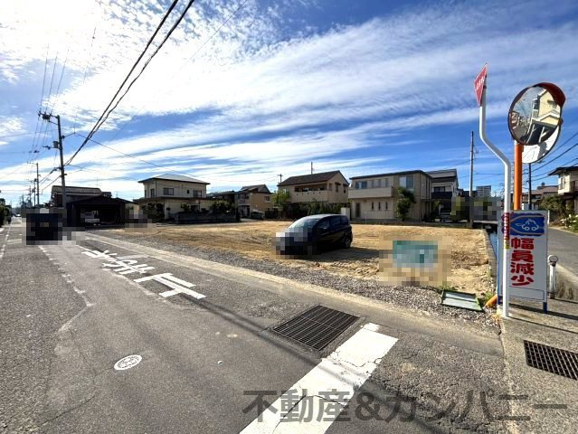 余戸東５丁目のおトチ2号地　松山市余戸東５丁目売土地の前面道路含む現地写真|前面道路含む現地写真です
