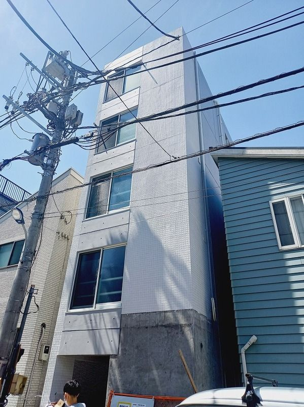 the10 AKABANE WEST