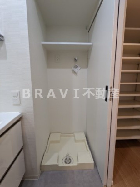 アプリーレ大阪城北 BRAVI不動産の設備|【BRAVE大阪城北】洗濯機置場