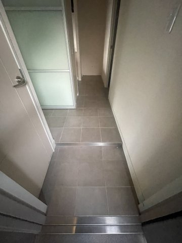 ベルファース本郷弓町の玄関