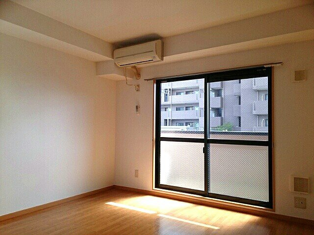 シャルム山本の内装