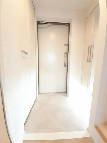 シェモワ　八尾の玄関