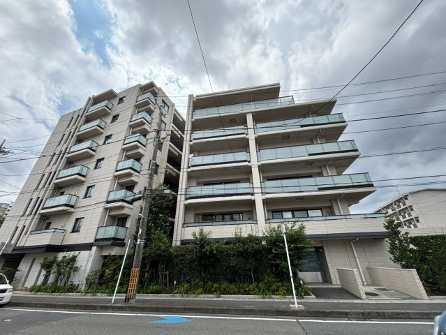 川崎市多摩区布田の賃貸マンションの外観