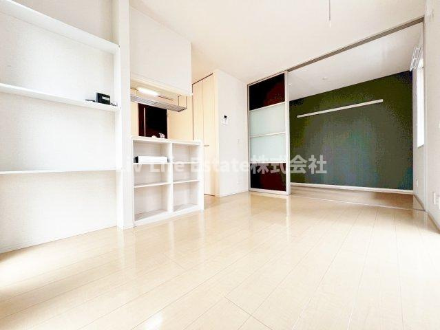 東大和市南街３丁目のアパートの居間・リビング
