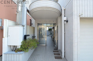 本山ビューハイツのエントランス