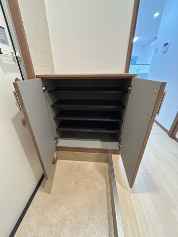 大阪市浪速区日本橋東１丁目の賃貸マンションの収納