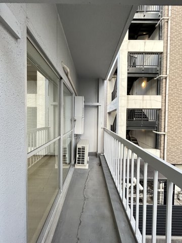 大阪市浪速区日本橋東１丁目の賃貸マンションのバルコニー