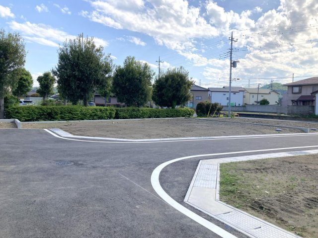 【前面道路含む現地写真】 | ブルーミングガーデン高崎市下豊岡町ー② | （建築前現地）