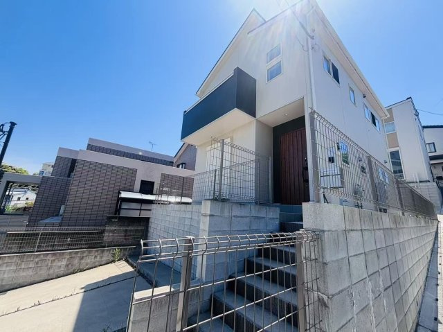【外観】 | 福岡市東区香住ヶ丘３丁目　戸建て | 2023年築のまだまだ新しいお家で、外観も内装もそのままでOKです♪
