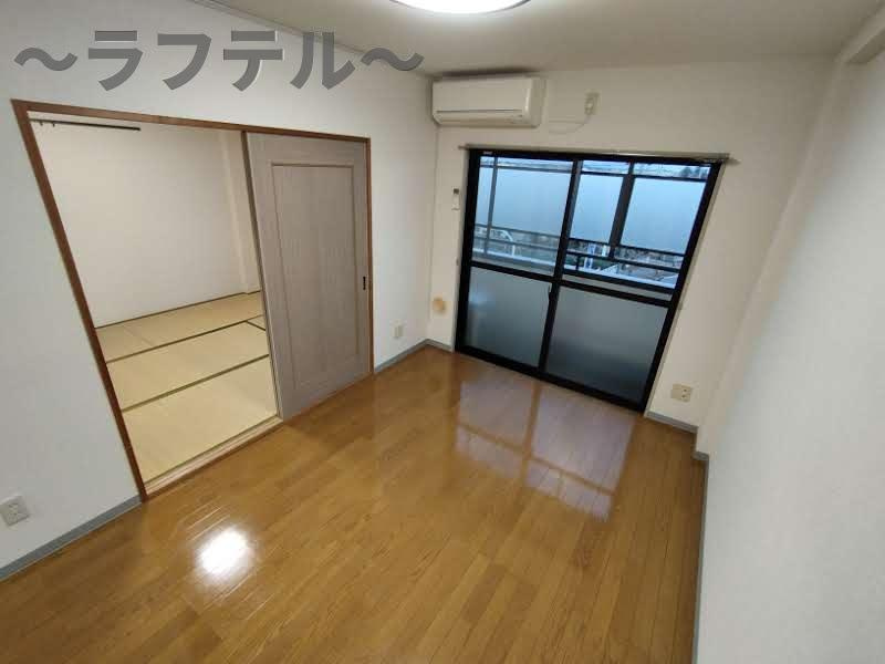 キングス所沢の居間・リビング