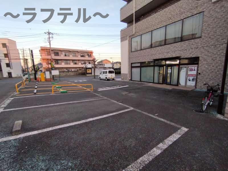 キングス所沢の駐車場
