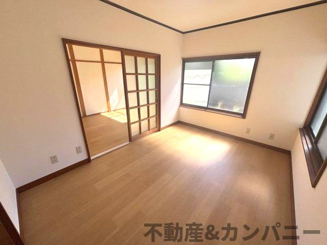 姫原1丁目の中古のおうち　松山市姫原1丁目中古戸建の洋室|ゆったりした洋室です