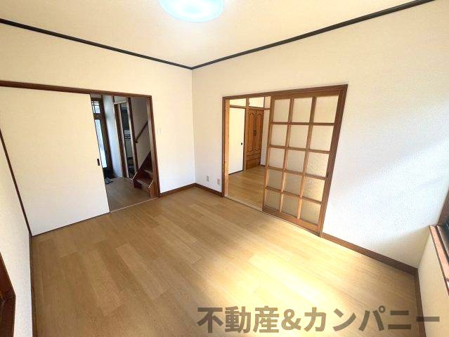 姫原1丁目の中古のおうち　松山市姫原1丁目中古戸建の洋室|ゆったりした洋室です