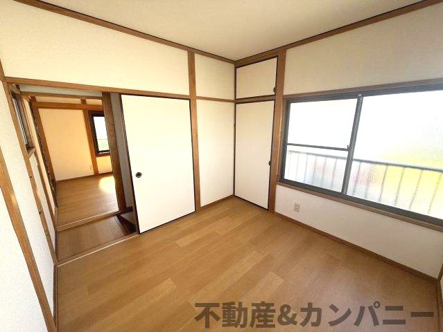 姫原1丁目の中古のおうち　松山市姫原1丁目中古戸建の洋室|広々とした洋室です