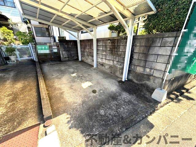 姫原1丁目の中古のおうち　松山市姫原1丁目中古戸建の駐車場|駐車場があるので、車を買う予定の方も安心です
