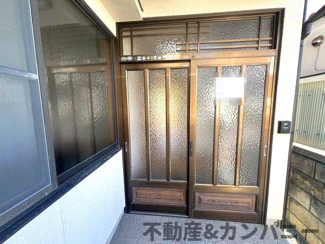 姫原1丁目の中古のおうち　松山市姫原1丁目中古戸建の玄関|きれいな玄関です