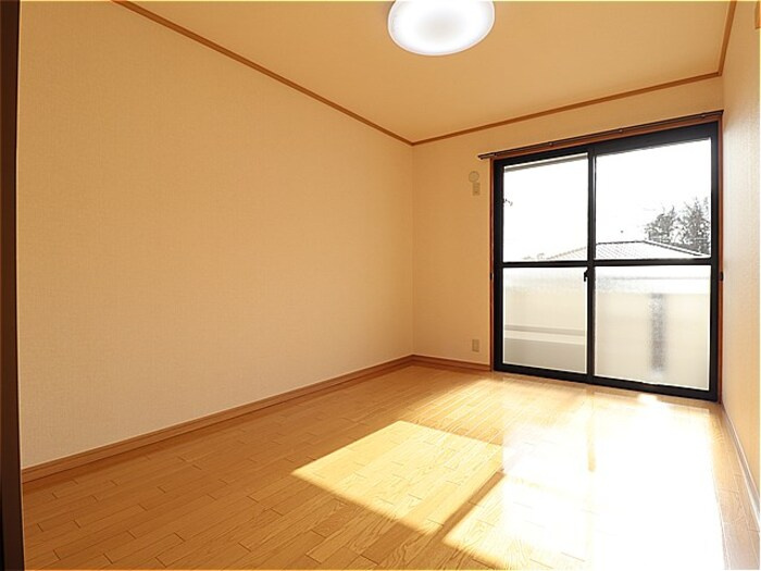 コーポ冨田　Ⅱの洋室|個人の部屋や寝室として使える洋室です