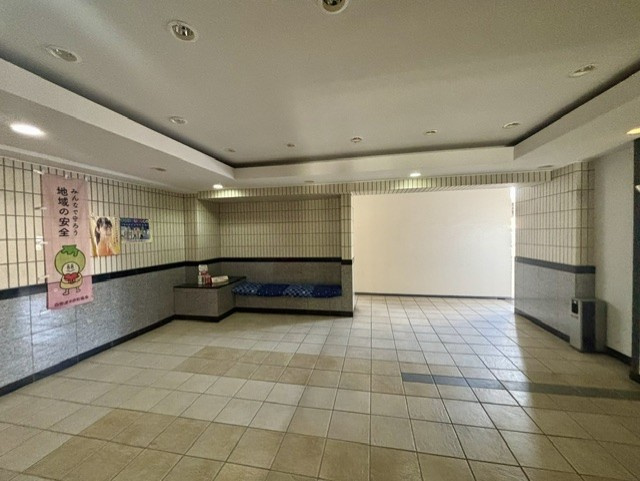 サンクレイドル千城台パークフォートのロビー|ご家族や訪れる方を心地よくお迎えします。モダンでシックな装いが心地いい迎賓の空間です。2026年5月撮影