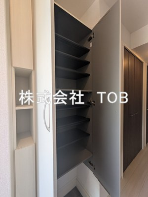 【玄関】 | グラナーデ成城学園前B | シューズボックス